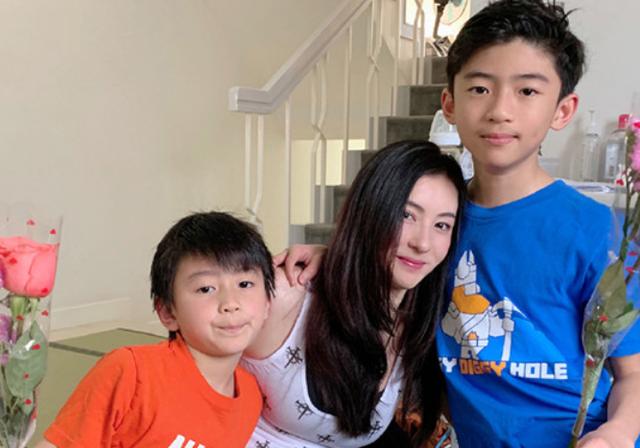 只顾自己快活？谢霆锋圣诞节陪王菲过，长子不顾父亲颜面暗怼继母