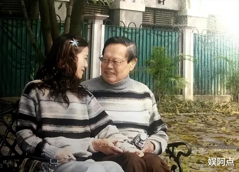 102岁杨振宁庆祝结婚20周年,对妻子称呼首曝光!48岁翁帆显害羞