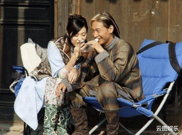 杨俊毅|陈法蓉前任杨俊毅罕露面,身材发福变化大,与9岁女儿出游太温馨