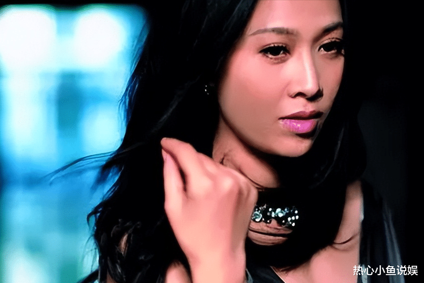 善恶终有报!56岁“惨遭封杀、移民国外”的那英,彻底活成了笑话