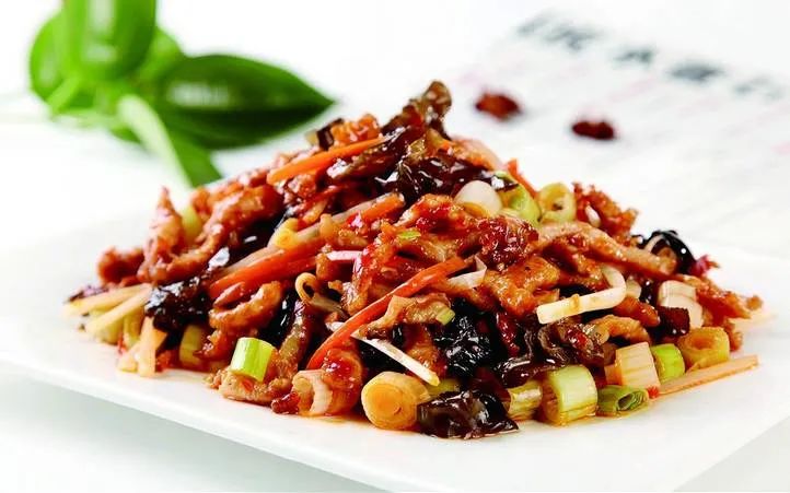 |这道菜酸辣可口,鲜香嫩滑,让你感受川菜的独特魅力,大呼过瘾!