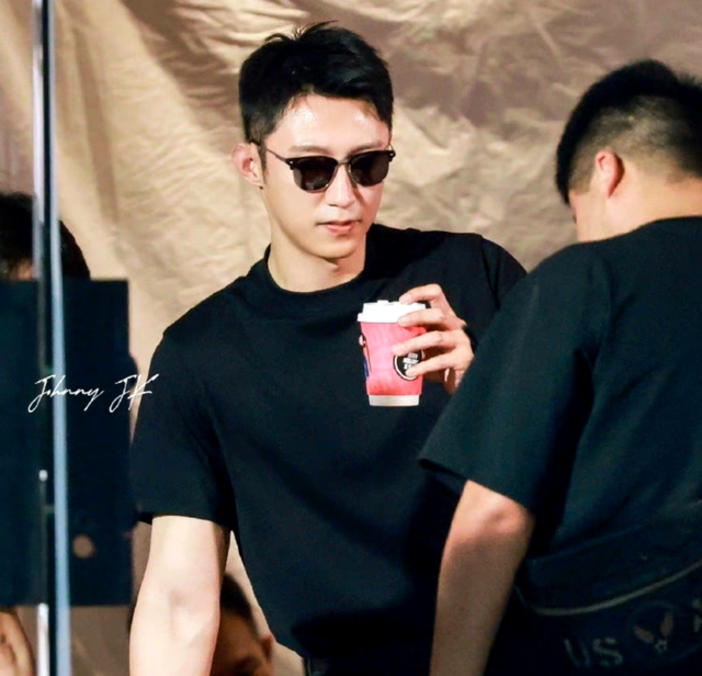 黄景瑜前妻深夜发文：是他把我害成这样的，难道就因为他是明星吗？