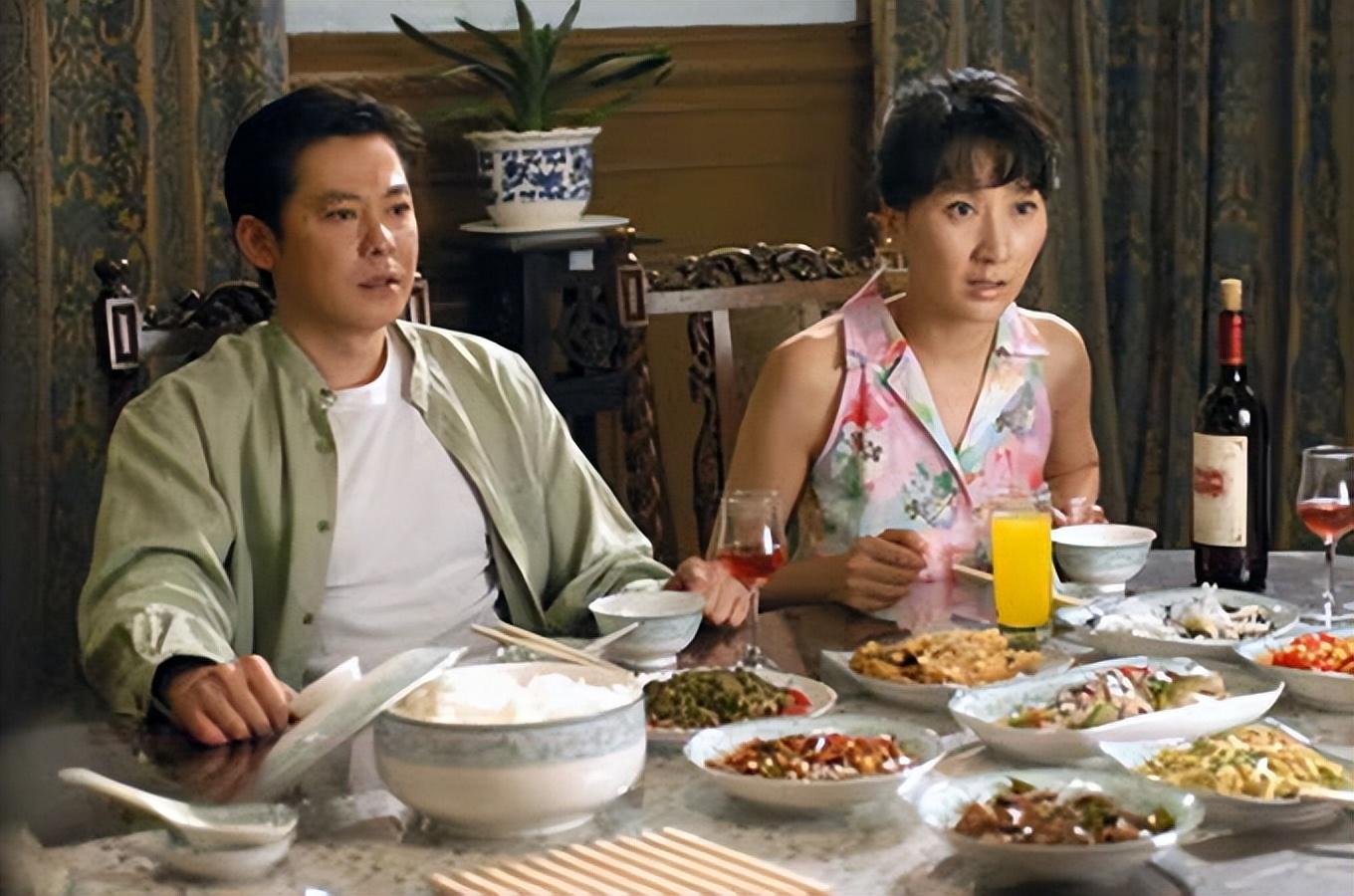 孙思瀚|上海演员孙思瀚长居美国,陪伴老母尽显孝心,妻子留国内照顾女儿