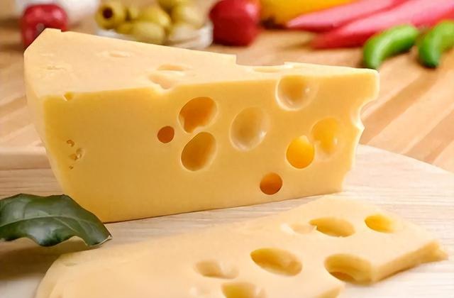欧美人最爱吃的奶酪，为何在中国流行不起来？根本原因不是买不起