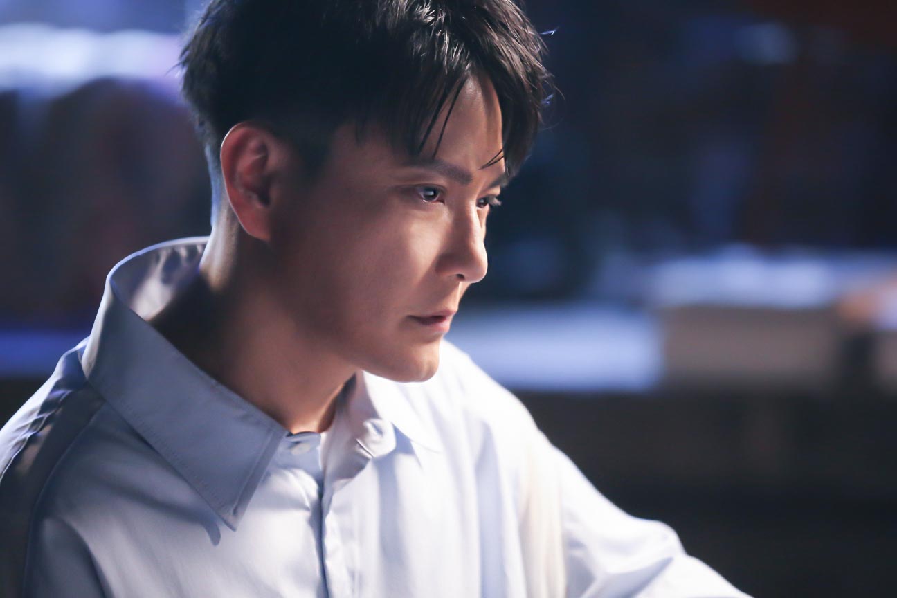 张信哲|张信哲跨年晚会《悬溺》遭滑铁卢，网友：情歌王子也“溺水”了？