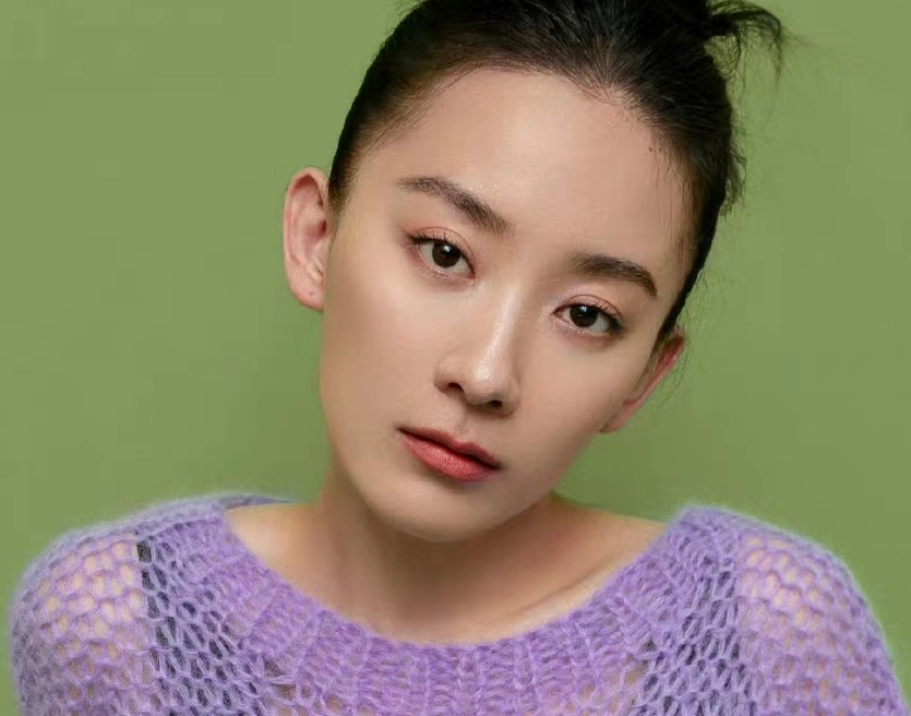 |女演员中的学霸朱颜曼滋，专注于角色，被称为最符合原著的洛枳