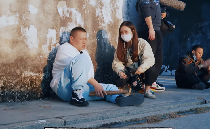 岳云鹏|这两个“混子”演员在春晚上现了原形,岳云鹏和于震