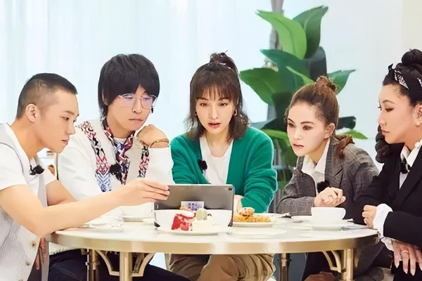 明星|三个臭名昭著的综艺节目,大神拿着架子骂人,拳击冠军险些被活埋