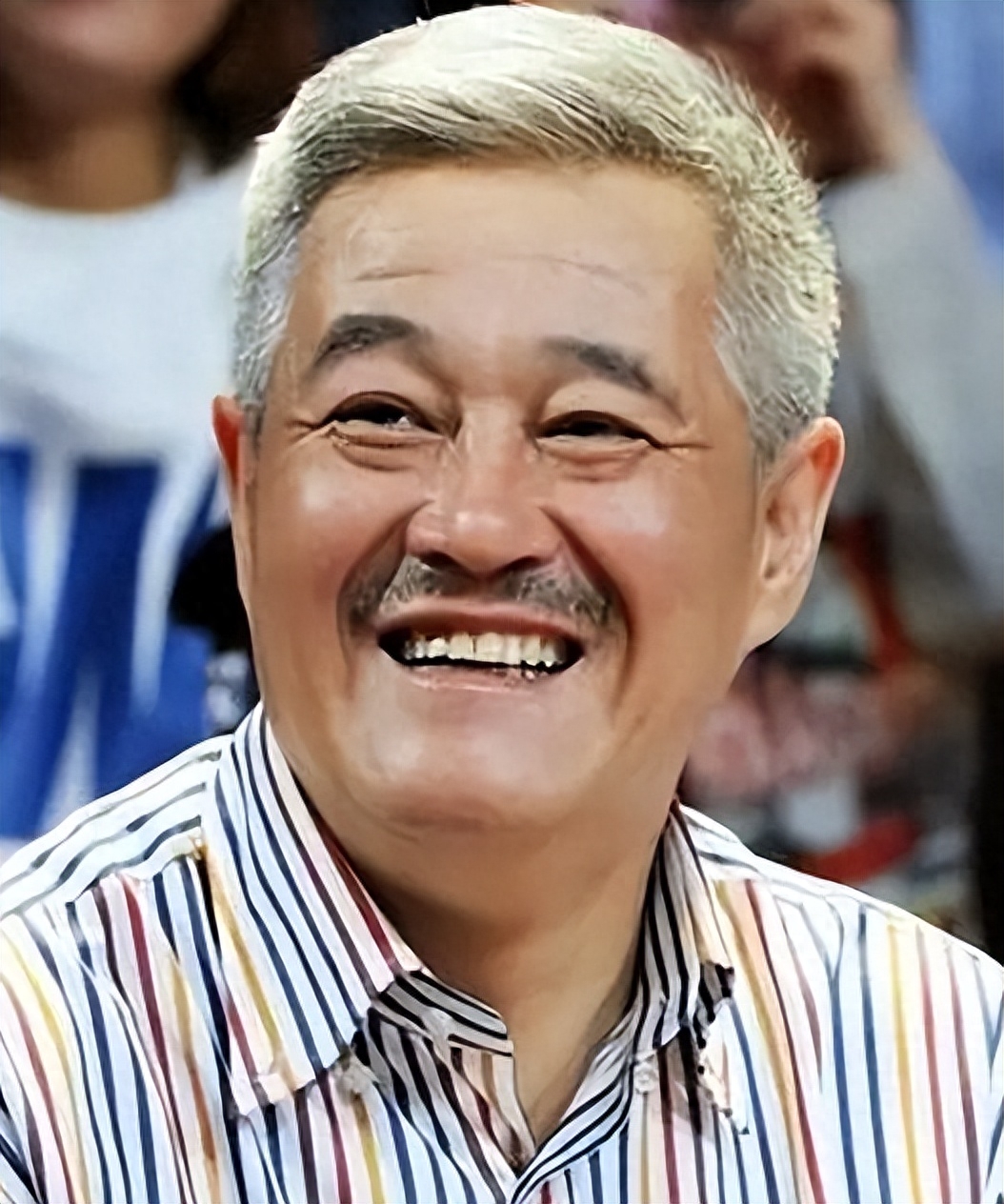 用千万金烟斗，花260万买狗！赵本山儿子：我家的钱十辈子花不完