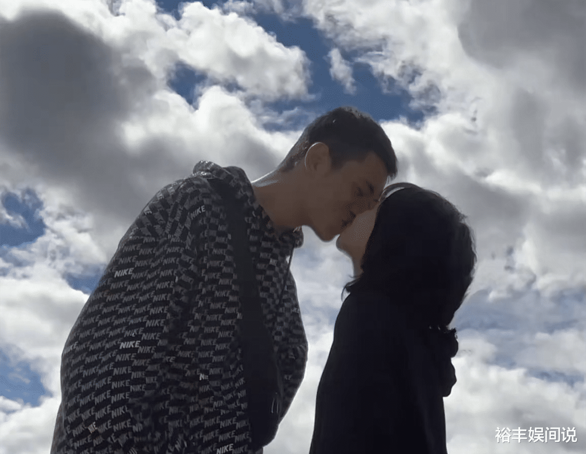 噩耗！网红湘玉24岁男友去世，生前用葡萄求婚，死后带骨灰游西藏