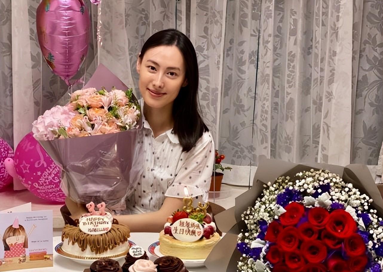 史航|郭嘉文穿露肚脐装秀身材，梁洛施努力发展事业