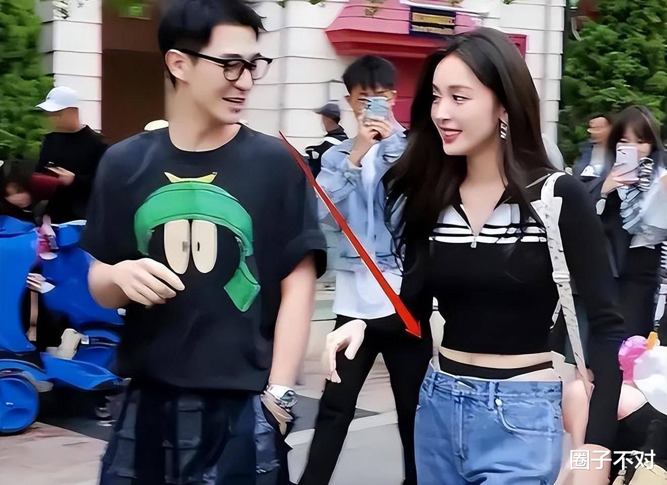 李菲儿穿连体内裤走光, 靠打擦边球出圈的她, 是黄晓明最香艳前女友