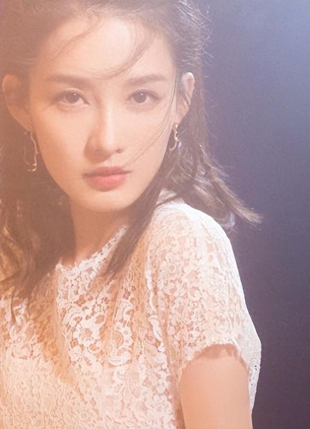 李沁：国家秘密培养她9年，转身却踏进娱乐圈，背后原因令人感慨