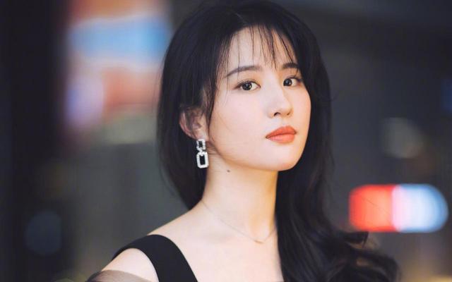 小S|娱乐大爆料：刘亦菲、杨紫、杨超越、白百何、张凌赫、小S