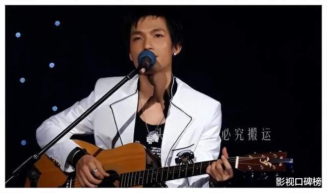 陈楚生为什么翻红了?双11购物被认出,蔡国庆的回答笑翻了