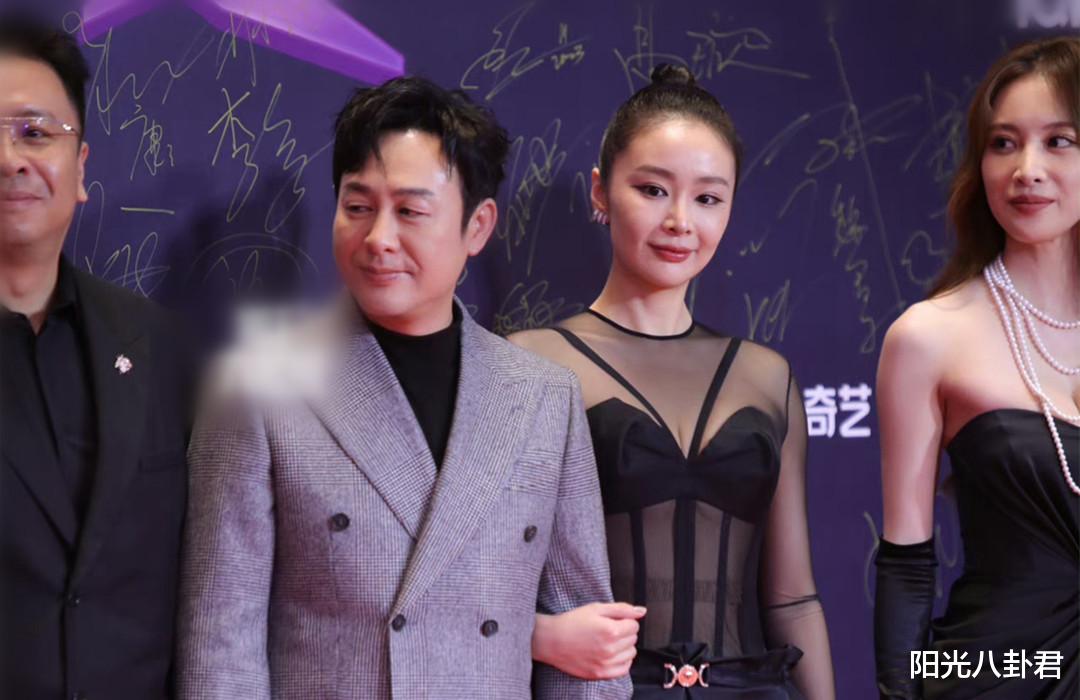 尖叫之夜红毯上,任达华的绅士风度,给内娱所有男明星上了一课