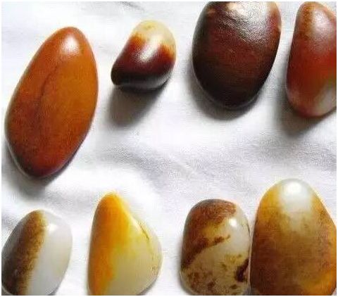 和田玉籽料|怎样识别和田玉籽料、皮色