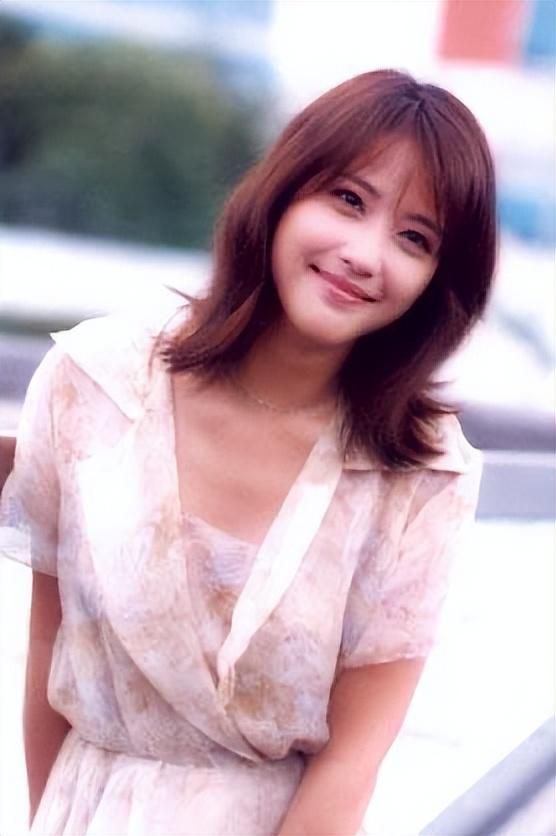 吕良伟发文怀念前妻周海媚:为深情付出,曾是彼此的唯一!