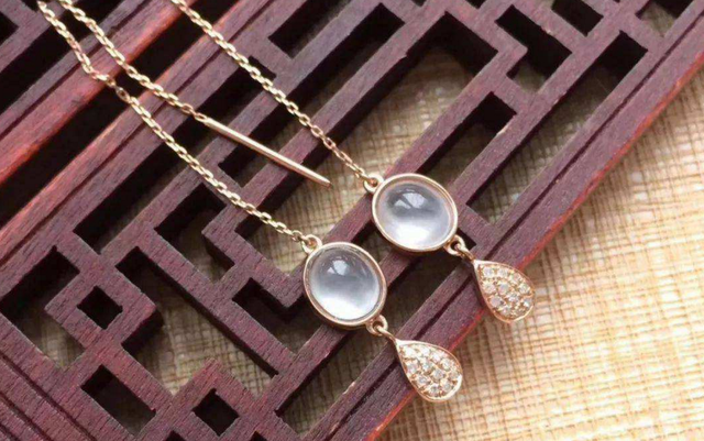 翡翠|行话科普！翡翠行家常说的调水到底是什么意思？