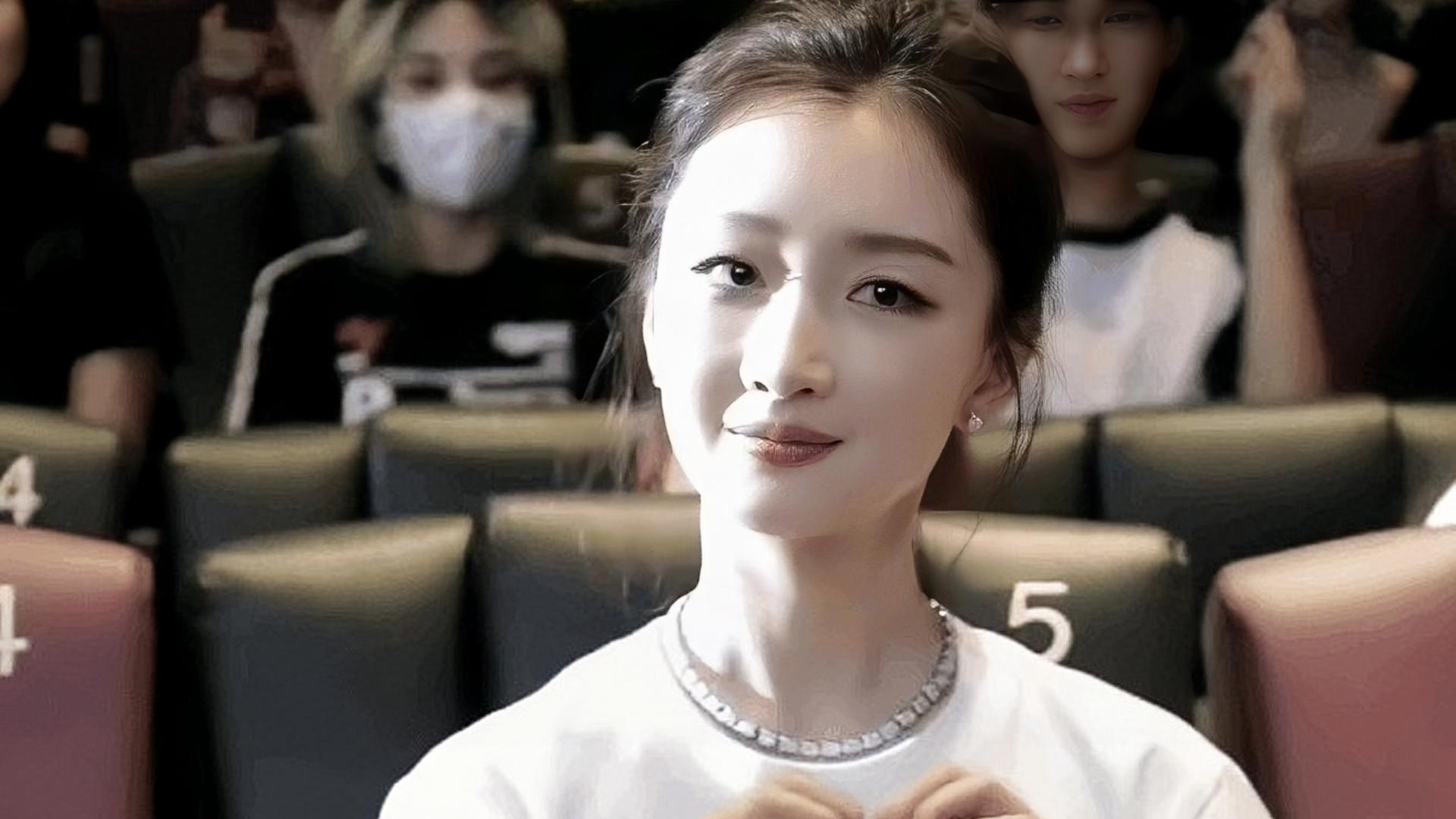 ?闹大了！周冬雨颜值大变被疑动脸，和刘昊然的新片票房也扑了