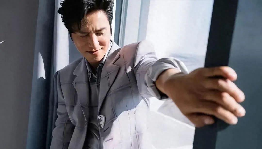 “不老男神”是假的，从林志颖到钟汉良，个个精修生图差距大