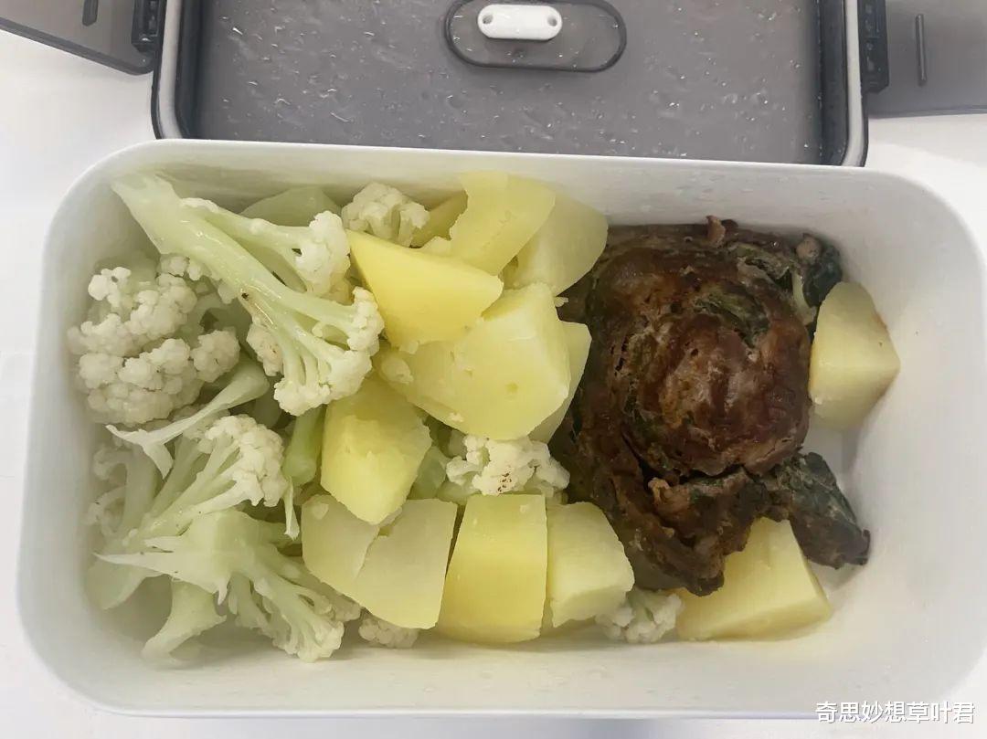 工作餐|吃不起外卖的打工人，开始吃“白人饭”了，你的工作餐怎么解决的？