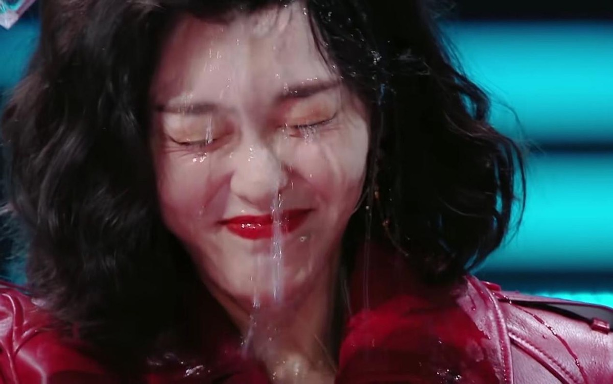 没想到，2023年12月才开始，52岁的闫妮以这样的方式，败光观众缘