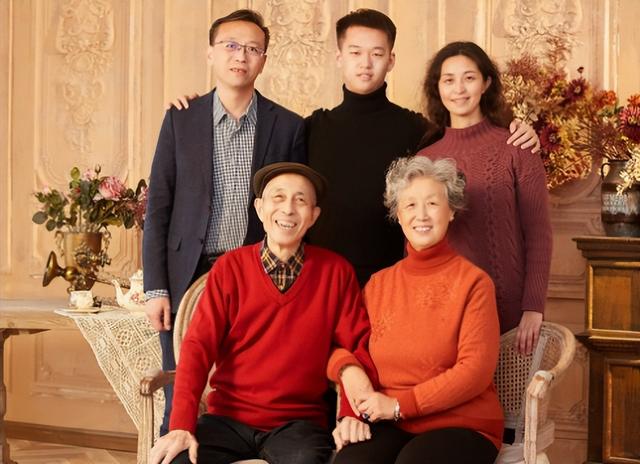 人到70岁多看手，长不长寿能显现？医生：手上有这些表现值得恭喜