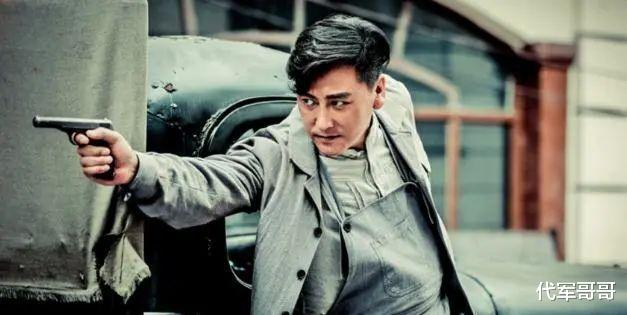 他被称为“谍战剧之王”,娶小16岁美女演员,如今52岁成人生赢家