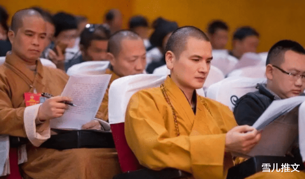 “还俗我养你!”小伙辞去公务员出家当和尚,因长相俊美被誉为“最帅和尚”