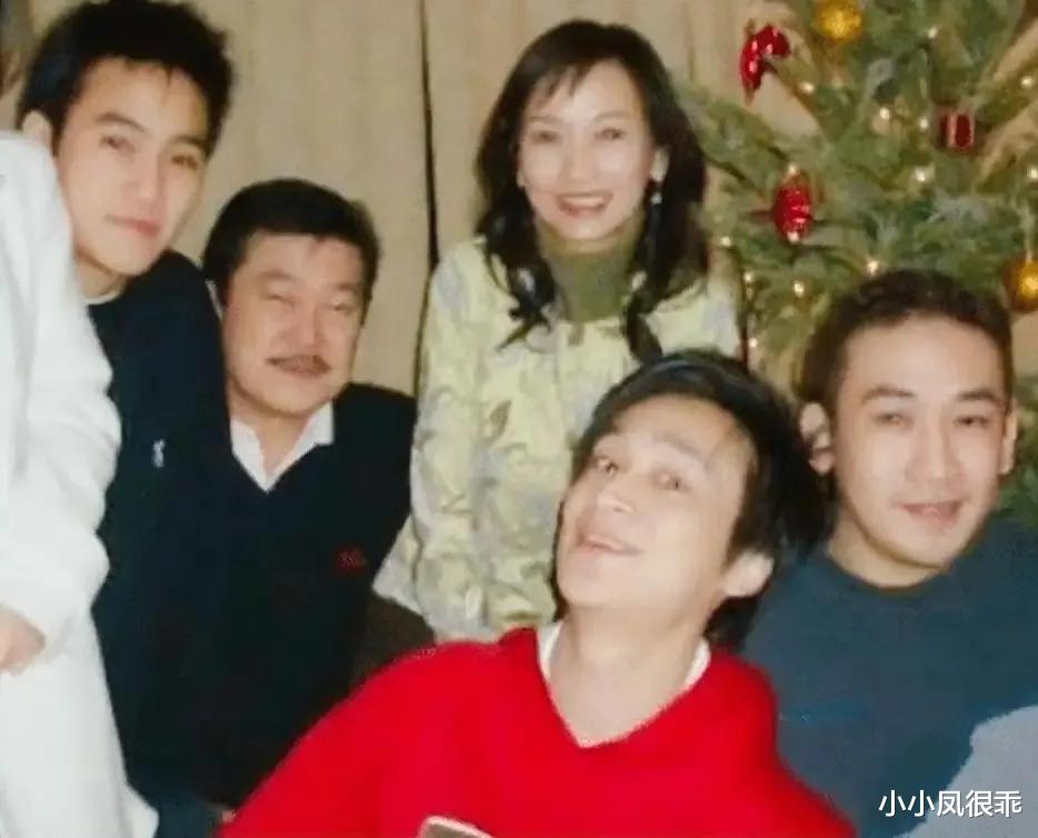 汪明荃为何不羡慕赵雅芝:70岁的人,加班到深夜,还养着男人,没儿孙福。