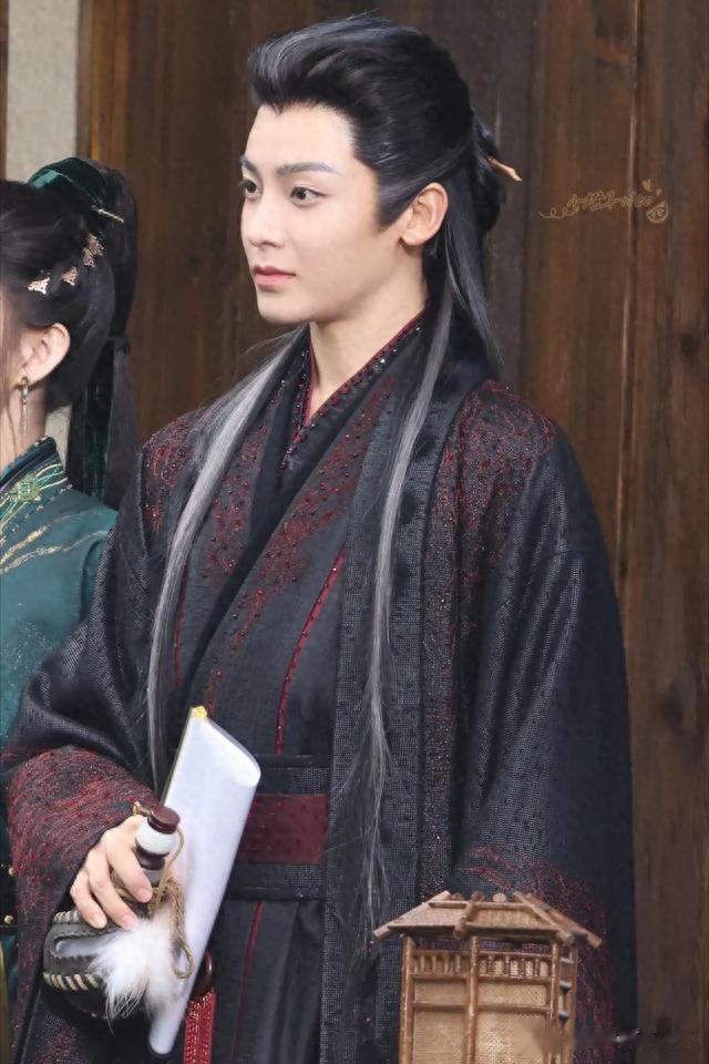 杨幂baby姐妹大内斗?郑少秋管生不管养?陈飞宇靠老爹带飞?