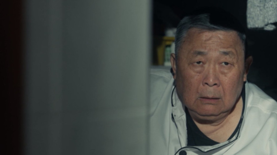 TVB老戏骨秦煌满头白发 减肥有效身形瘦一圈精神好