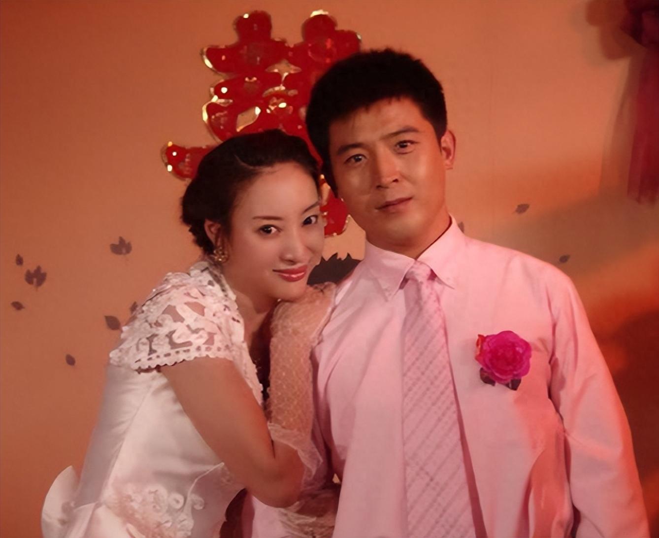 孙涛|孙涛：娶同学李莉，结婚27年被拿捏死，17次上春晚全是她的功劳