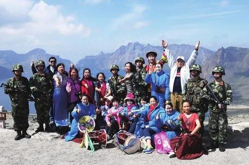 南京|朝鲜白头山清一色中国游客，女讲解员充满激情，怎一个帅字了得