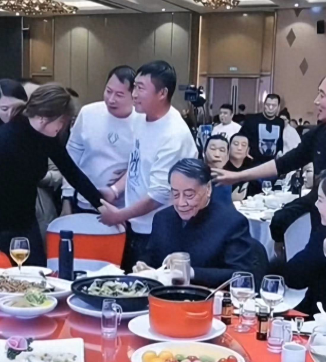 41岁娃哈哈千金宗馥莉：身家千亿却无人娶，身材走样成中年大妈