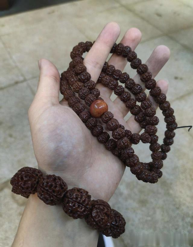 和田玉籽料|文玩菩提子盘个真货都难?真假并不是关键!