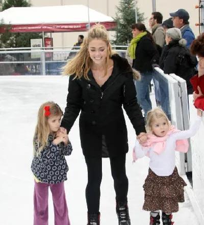 查理·辛|查理?辛的狗血人生,三婚三离,被无数前任起诉,患艾滋病已12年