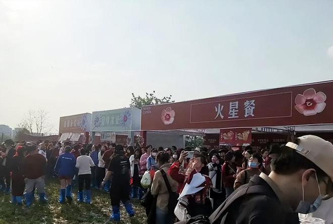 粉丝也护不住了!33岁华晨宇“无地自容”,“永远的神”终成捧杀