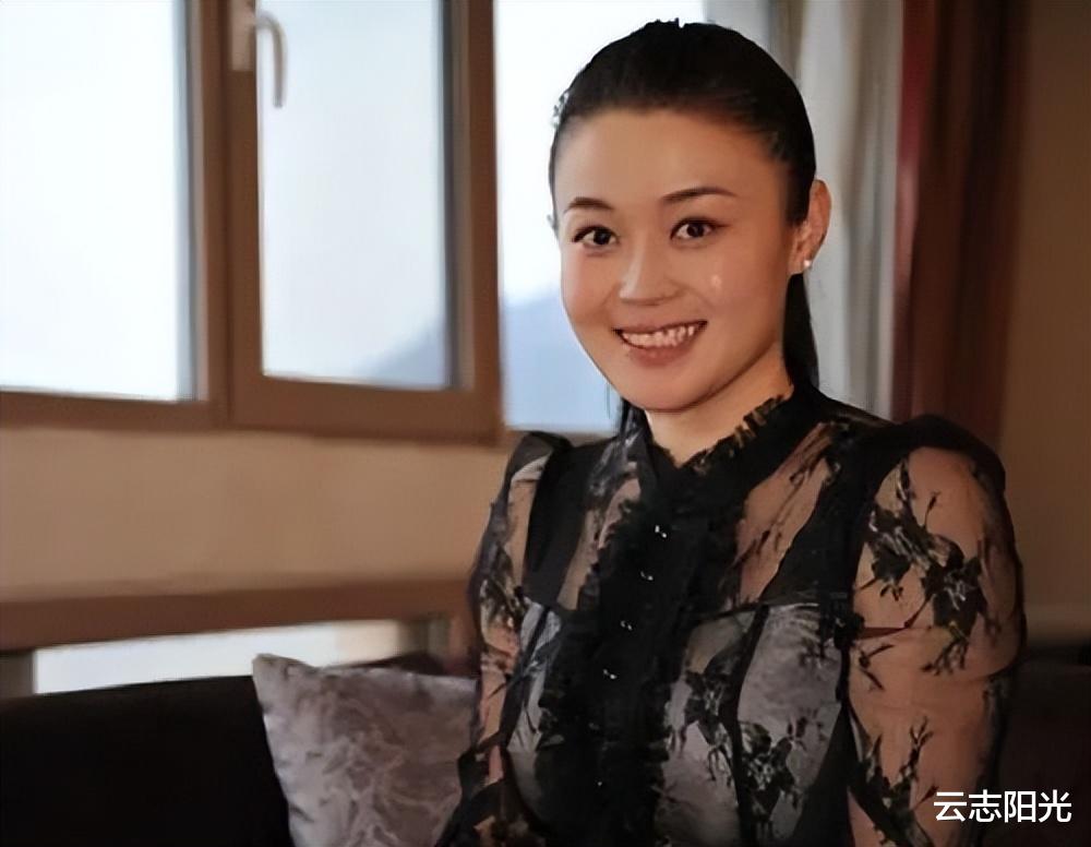 赵本山|关婷娜:本是化妆师,被赵本山挖掘拍电视剧,年过40还不结婚