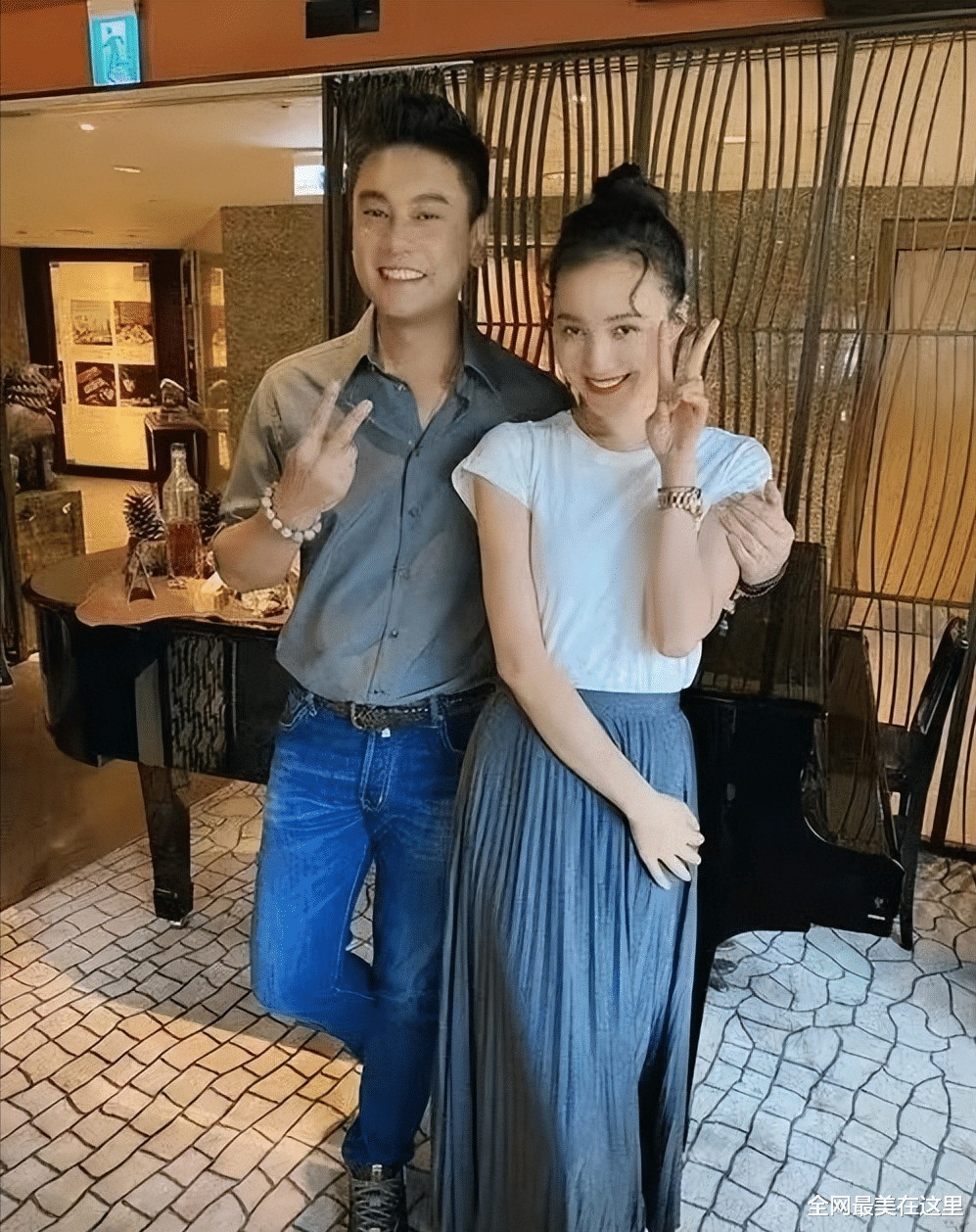 李庚希|朱孝天妻子身材抢镜,腰肢纤细像20岁,两人合体好似大叔牵着女儿