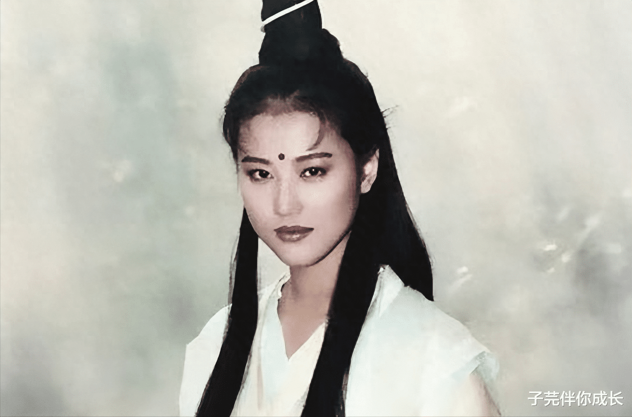 周海媚北京的豪宅和存款,2个弟弟都不争,归属权都留给8旬母亲