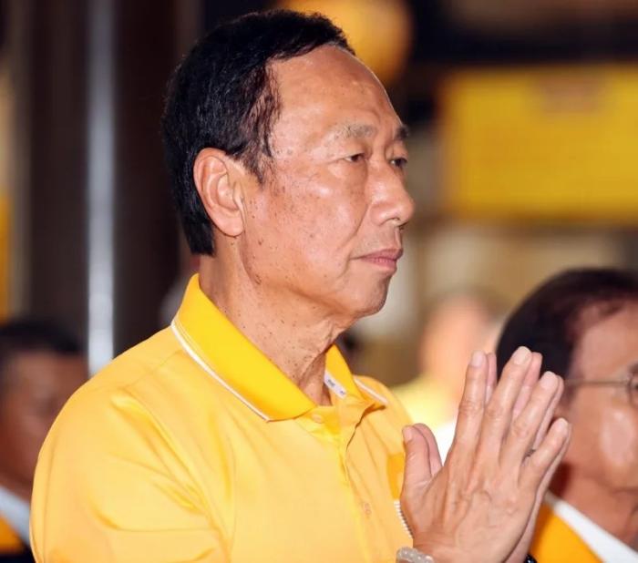 73岁郭台铭正式辞任董事长！开启竞选之路，疑邀林志玲成为女副手