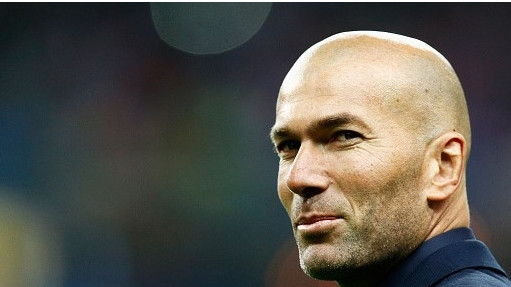 主帅齐达内，他向皇马递交了一份辞职信