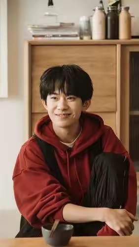 易烊千玺|王一博与易烊千玺对比又被嘲,名气大过实力