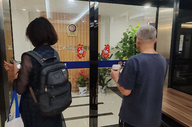 男子患有严重认知障碍，出门理发花掉60万，美容店：我们正常消费