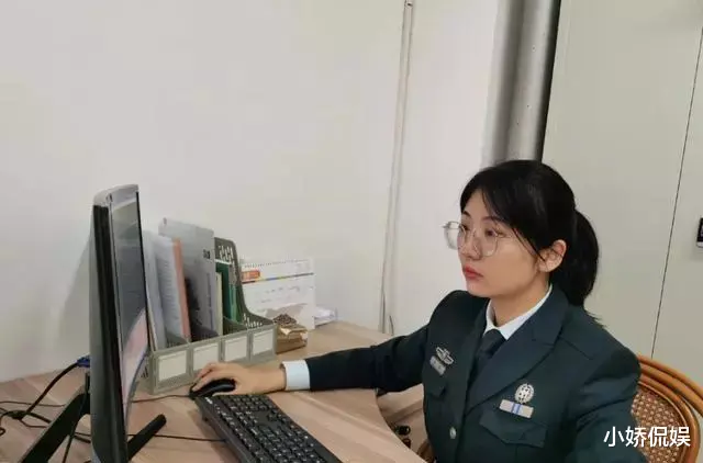 文职|2023年军队文职招聘“遇冷”,不足30万人报考