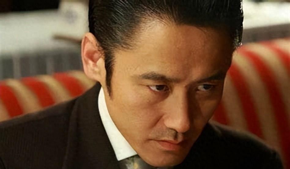 善恶终有报,54岁移居美国的吴秀波,从叔圈顶流变成了发福的大叔!