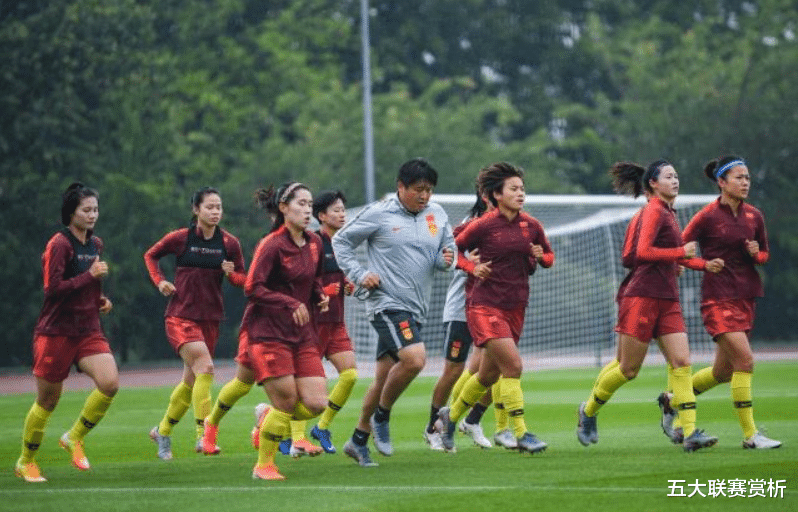 真敢说！国足主帅助教：中国球员70分钟后，体能就开始下降