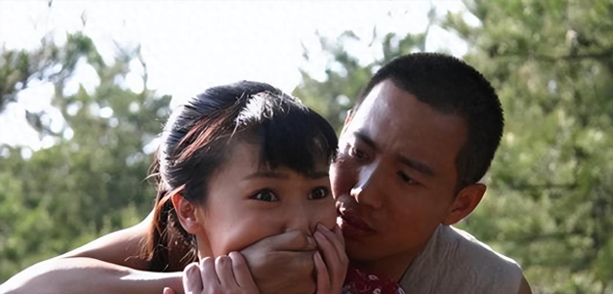 著名演员谷智鑫:34岁被马踩成废人,孕妻8年一把屎一把尿伺候